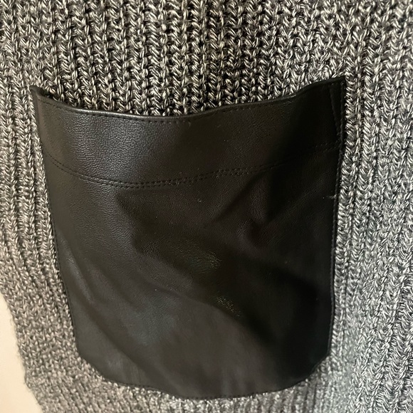 Banana Republic Sweater Tunic with Leather Pockets - Picture 3 of 5
